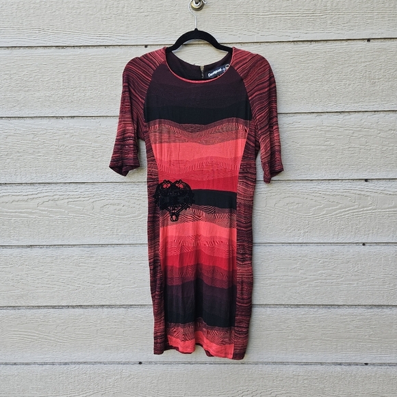 Desigual red and black bodycon half-sleeve dress with heart applique medium - Picture 1 of 8